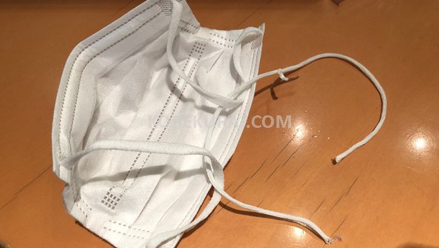 耳が痛くならないマスクのつけ方 手順3