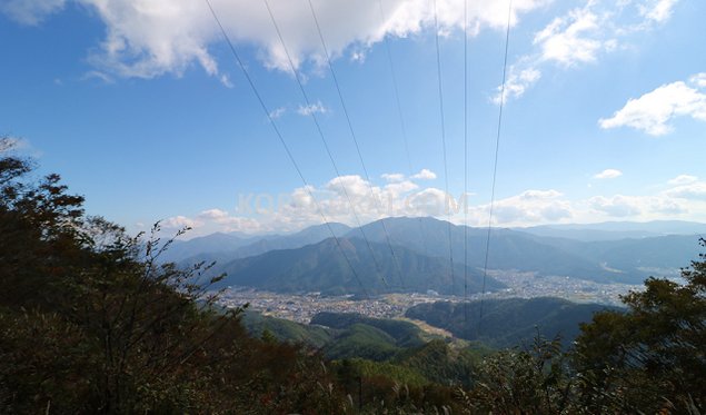 三ツ峠山鉄塔から杓子山