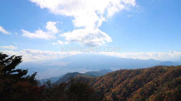 三ツ峠山 山頂手前の展望