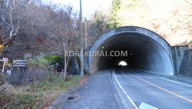 毛無山登山口のバス停