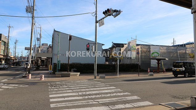 すずらん通り（駒ヶ岳バスターミナル前）の広小路仲町交差点