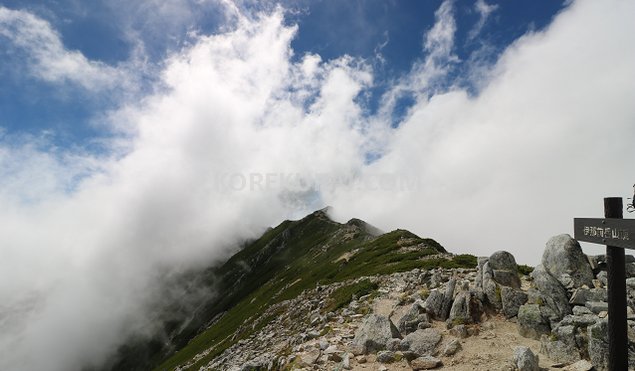 伊那前岳 山頂